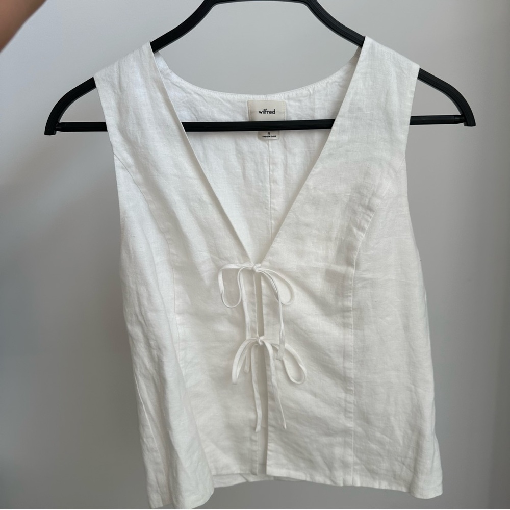 Aritzia Wilfred Windsor linen top